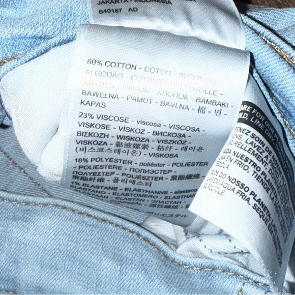 LEVI’S Mid Rise Boyfriend Light Wash - Picture 7 of 11